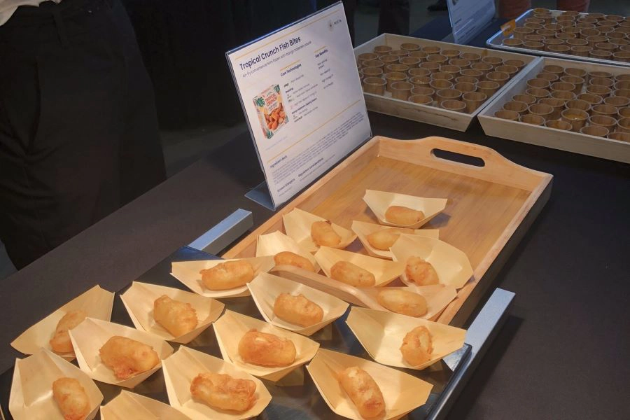 Tropical plant-based fish bites.